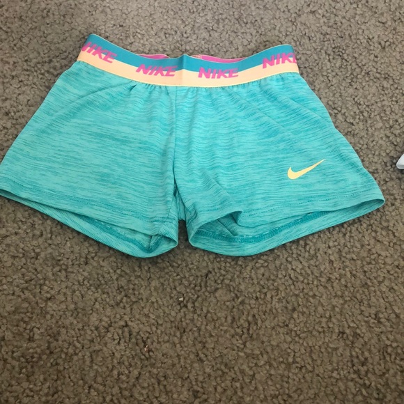 Matching short set - Picture 2 of 2